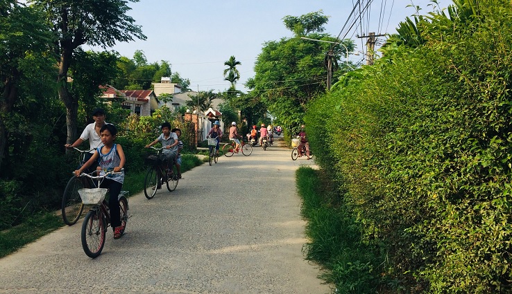 Rural life on the way to Ba Na Hills (Golden Bridge)