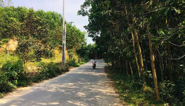 Scenic route from Hoi An to Ba Na Hills (Golden Bridge)