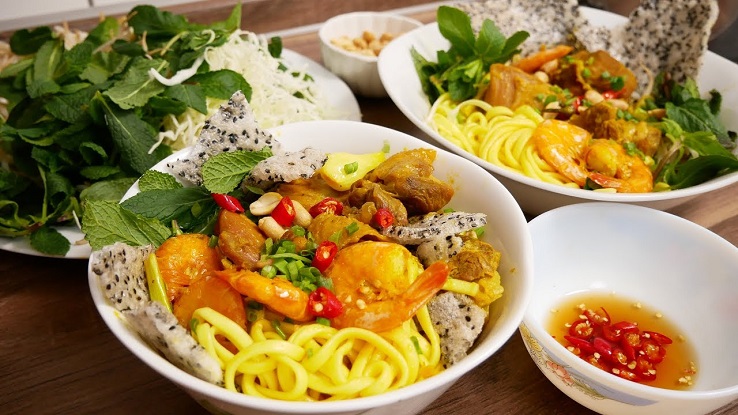 Hoi An local foods - Quang Noodle